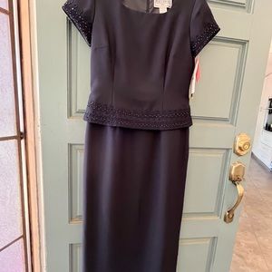 Jessica Howard 6 petite Navy Blue Long Dress.